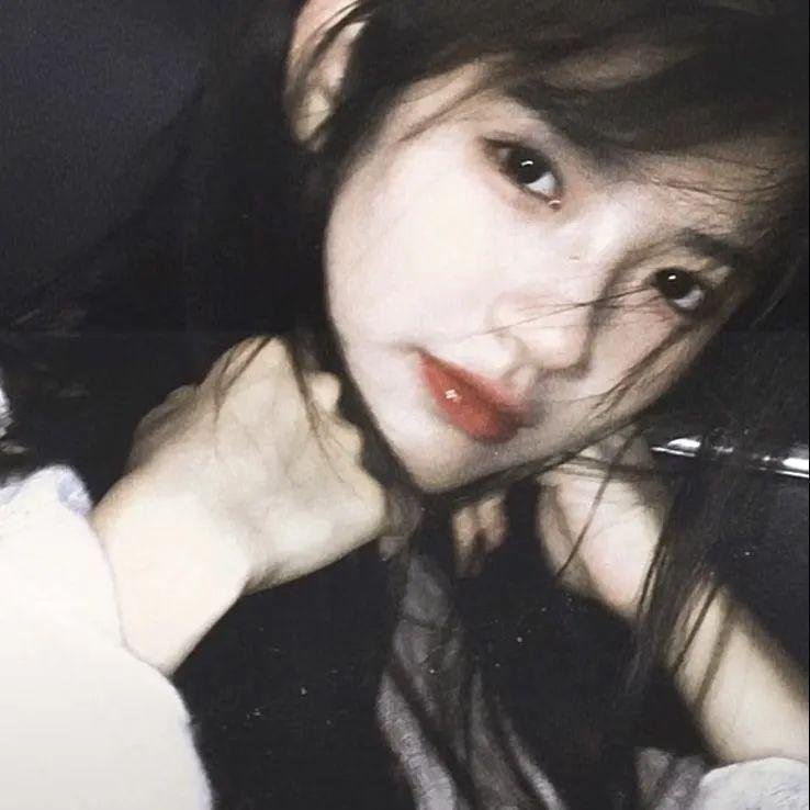 地铁女孩